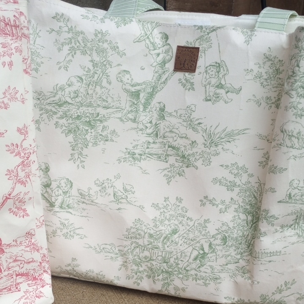 Vintage Style Medium Totes $32 Each - Picture 4 of 6